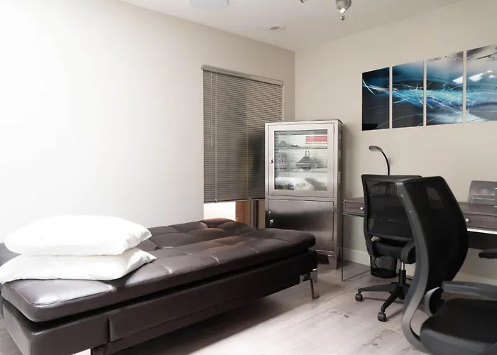 Close To Golf Nightlife And Hiking Game *
