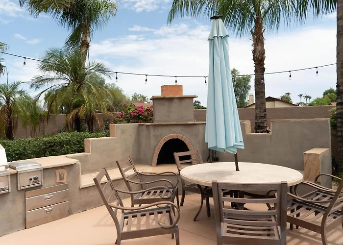 Close To Golf Nightlife And Hiking Game Holiday home
