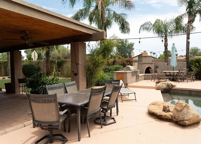 Close To Golf Nightlife And Hiking Game Holiday home