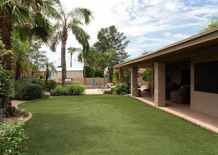Close To Golf Nightlife And Hiking Game Holiday home